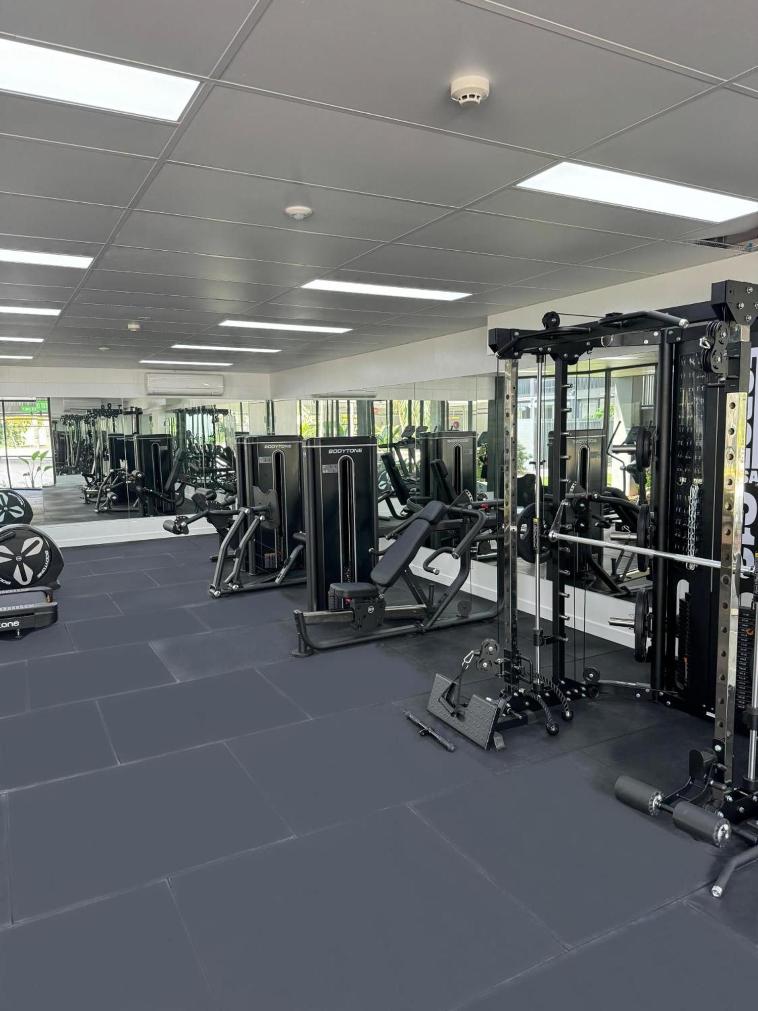 Belmoral Corporate Suites (Adults Only) Townsville Esterno foto
